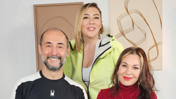 10 YILDIR BERABER OLAN ŞENAY GÜRLER VE SEMİH SAYGINER AŞKLARINI SİBEL ARNA’YA ANLATTI